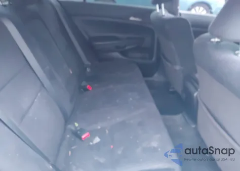 2011 Honda Accord 2.4 Lx z USA, uszkodzony, nr VIN 1HGCP2F30BA104783